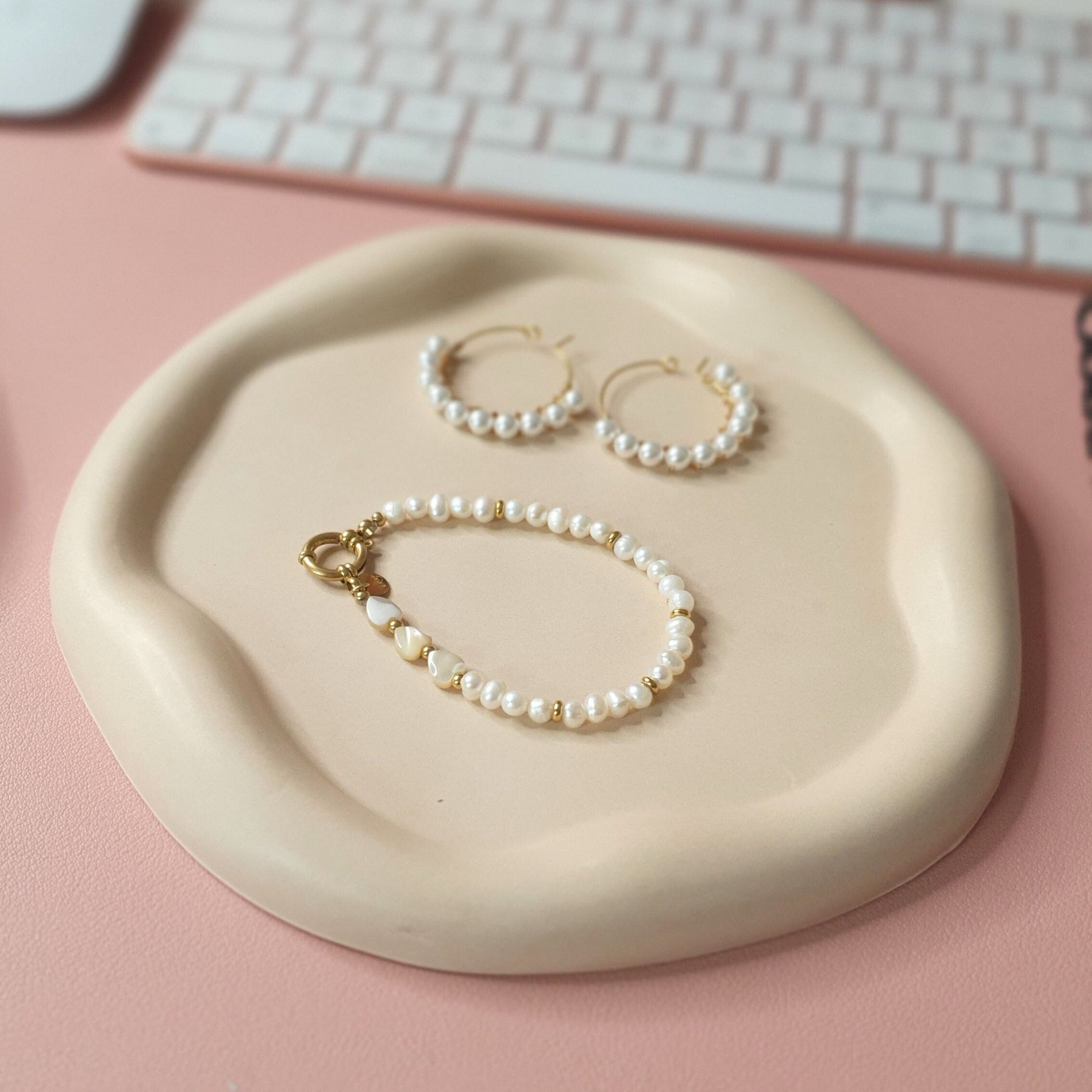 Cloud Tray