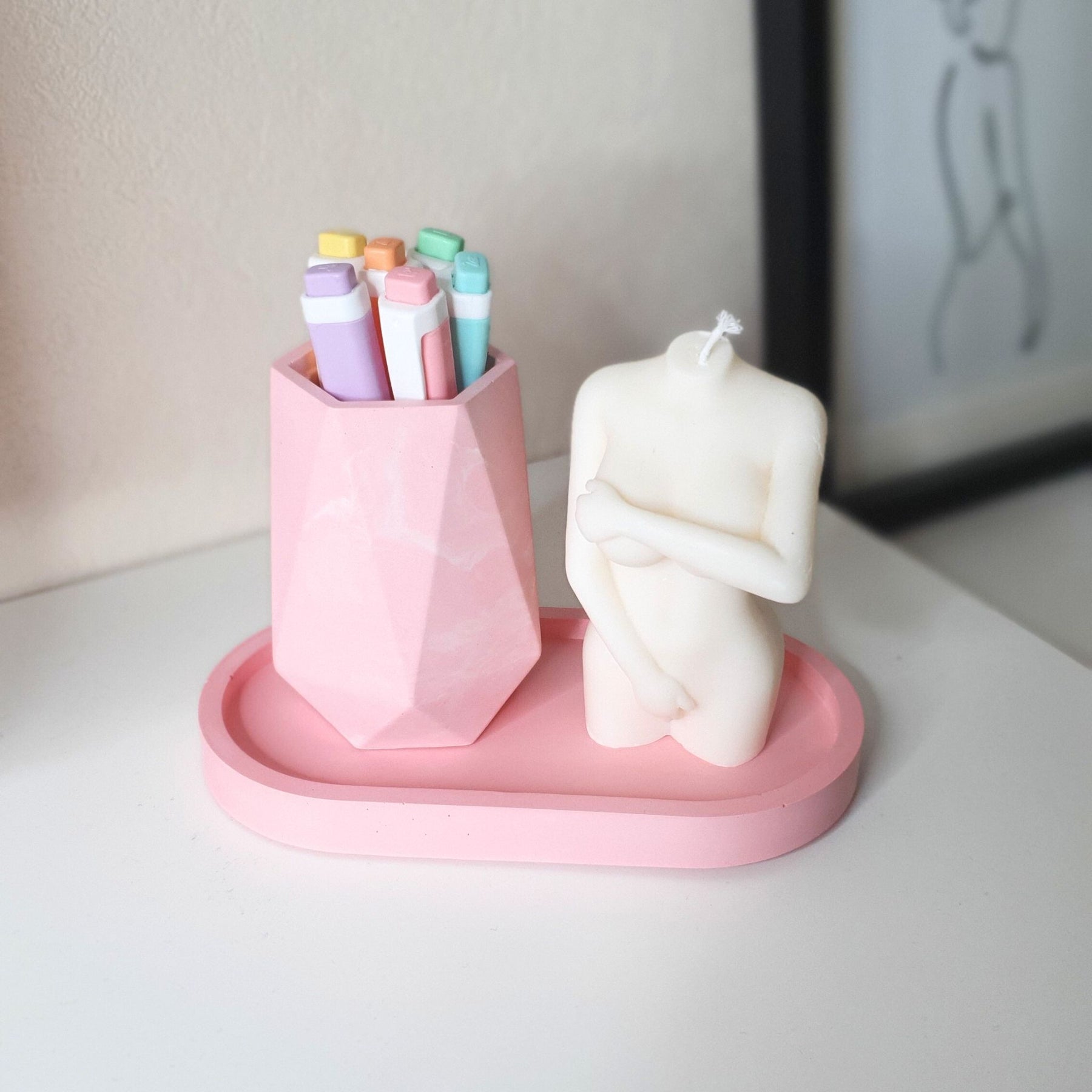 Pink oval tray
